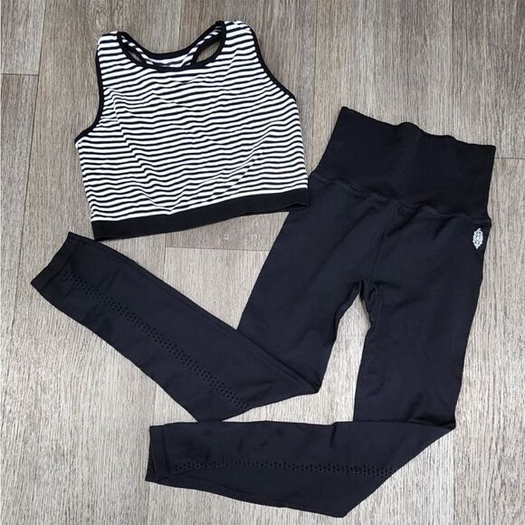 𝅺Free People Black & White Set - Picture 1 of 1